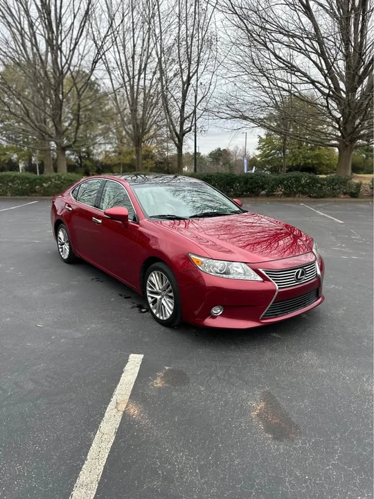 2014 Lexus ES 5th Gen - Image 4 of 16
