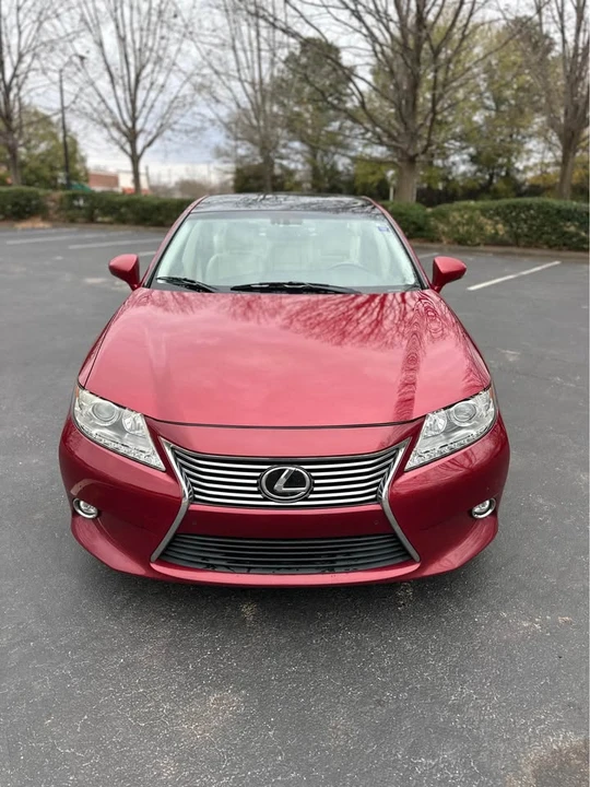2014 Lexus ES 5th Gen - Image 3 of 16