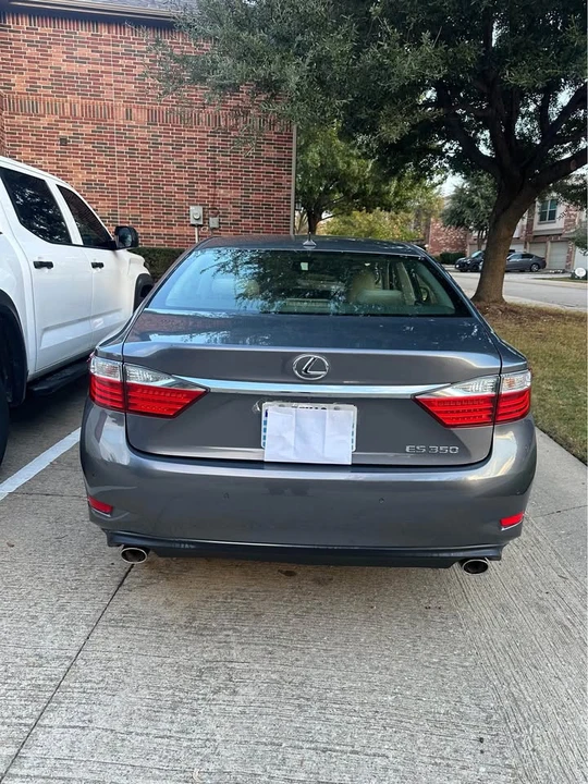 2014 Lexus ES 6th Gen - Image 8 of 19