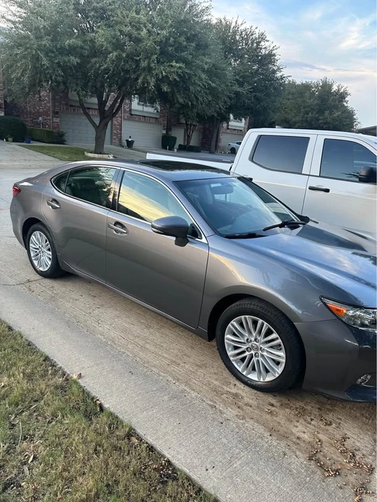 2014 Lexus ES 6th Gen - Image 3 of 19