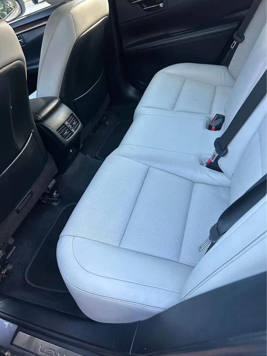 2014 Lexus ES 6th Gen - Image 15 of 19