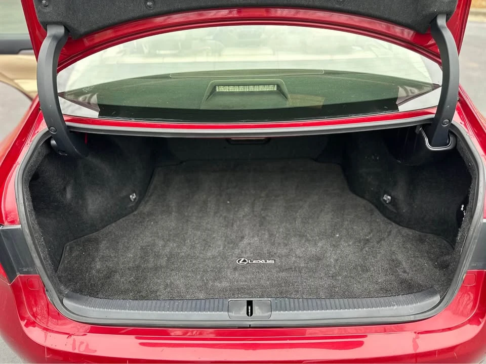 2014 Lexus ES 5th Gen - Image 9 of 16