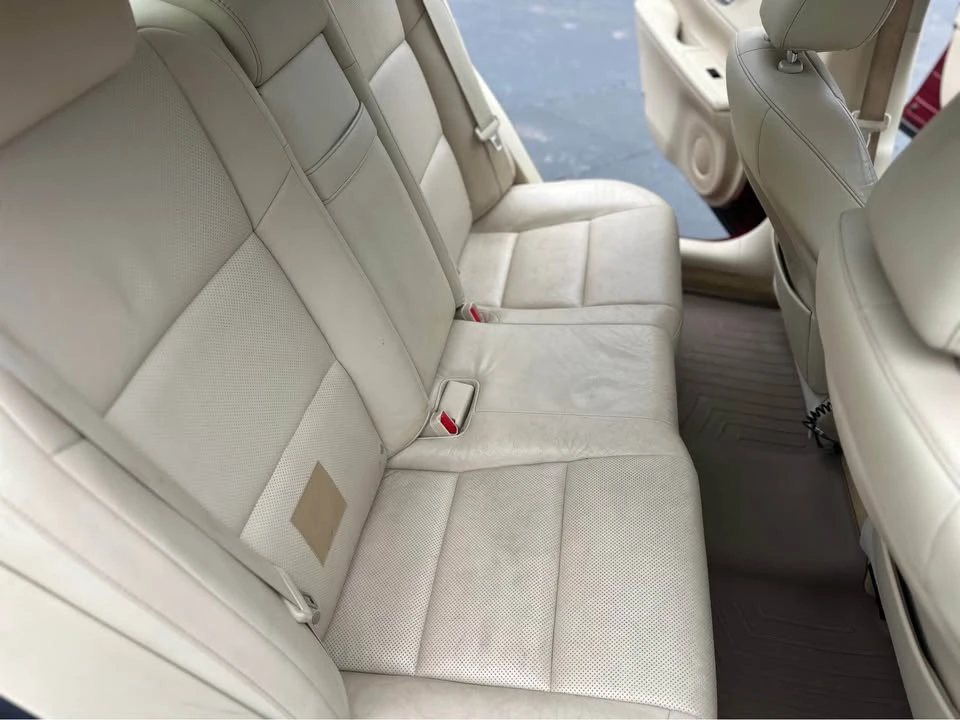 2014 Lexus ES 5th Gen - Image 10 of 16