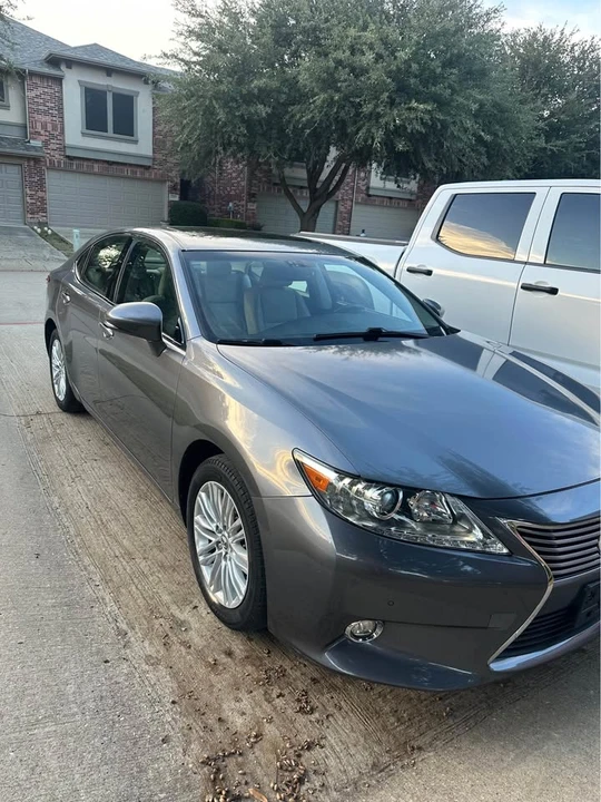 2014 Lexus ES 6th Gen - Image 4 of 19