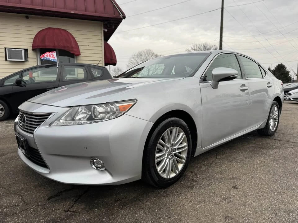 2014 Lexus ES 6th Gen - Image 4 of 20
