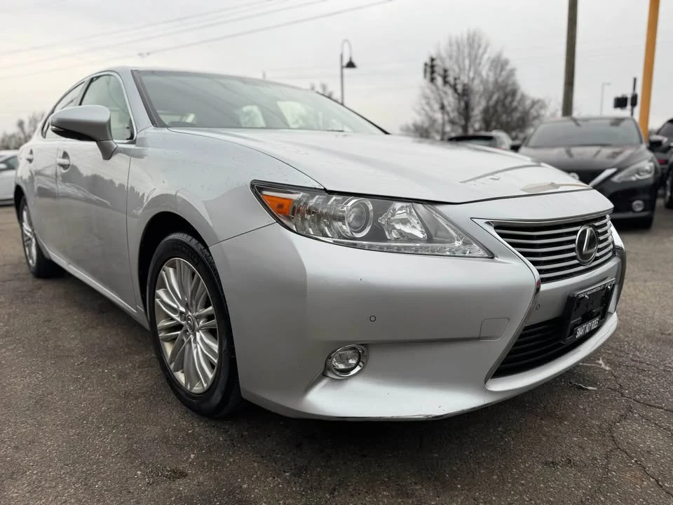 2014 Lexus ES 6th Gen - Image 2 of 20