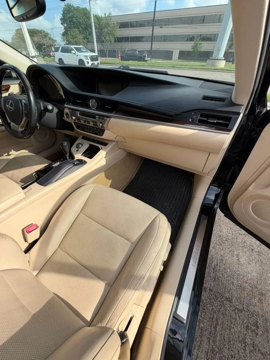 2014 Lexus ES 6th Gen - Image 12 of 16