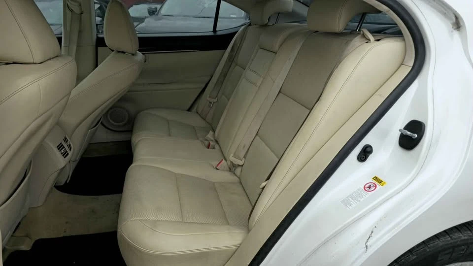 2014 Lexus ES 6th Gen - Image 8 of 12