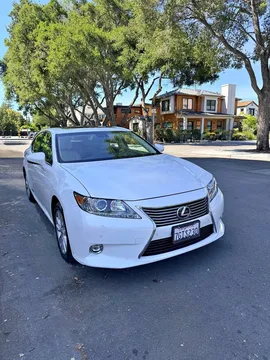2014 Lexus ES ES 300h Luxury Sedan
