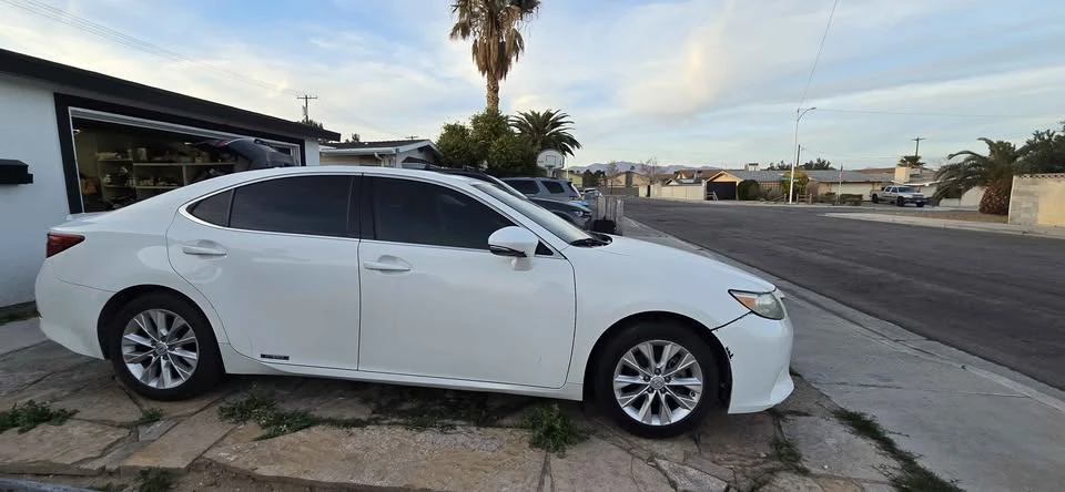 2014 Lexus ES 6th Gen - Image 5 of 6