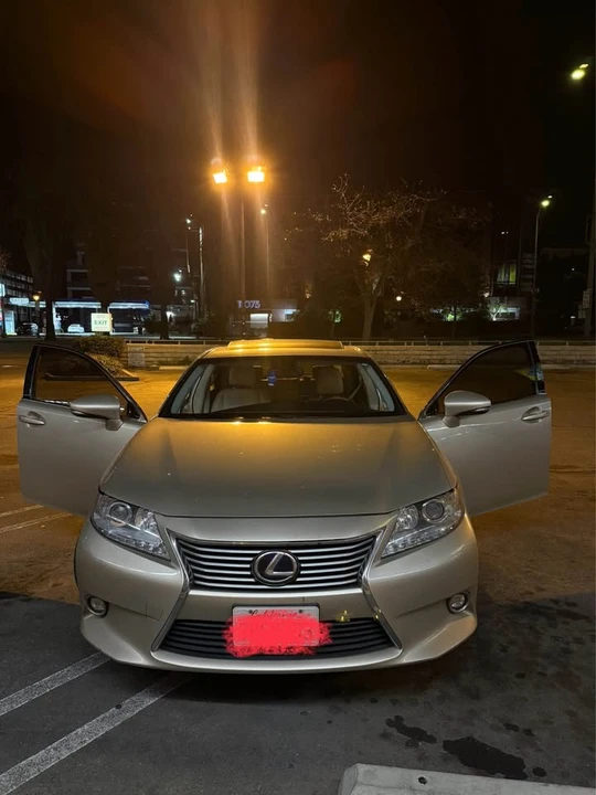 2014 Lexus ES 6th Gen - Image 2 of 6