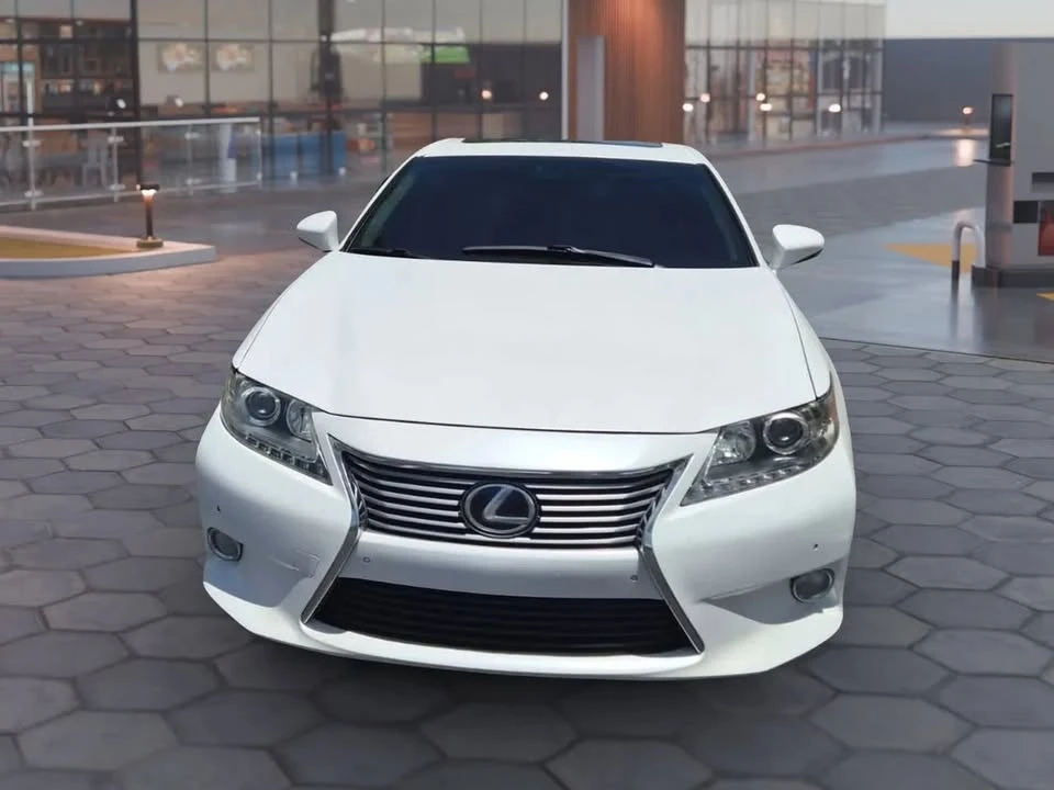2014 Lexus ES 6th Gen - Image 3 of 18