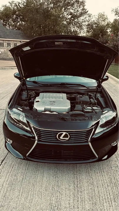 2014 Lexus ES 6th Gen - Image 9 of 10
