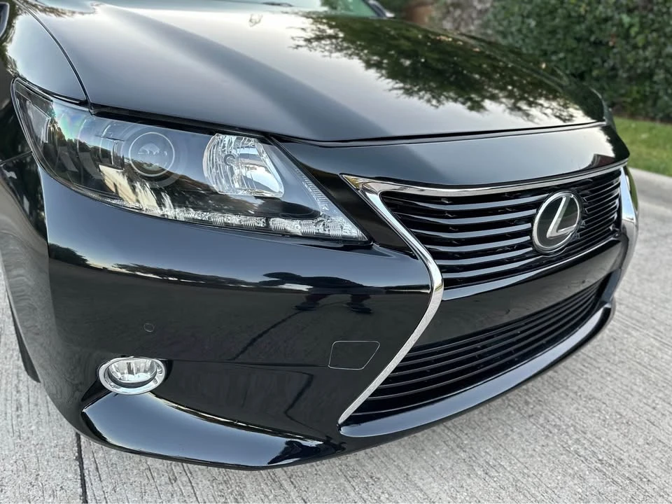 2014 Lexus ES 6th Gen - Image 7 of 10