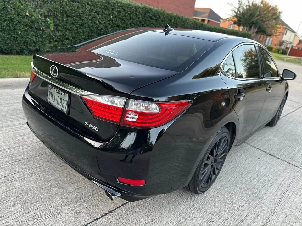 2014 Lexus ES 6th Gen - Image 6 of 10