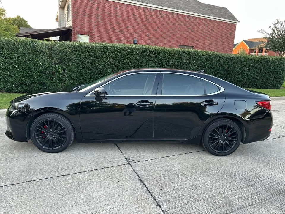 2014 Lexus ES 6th Gen - Image 2 of 10