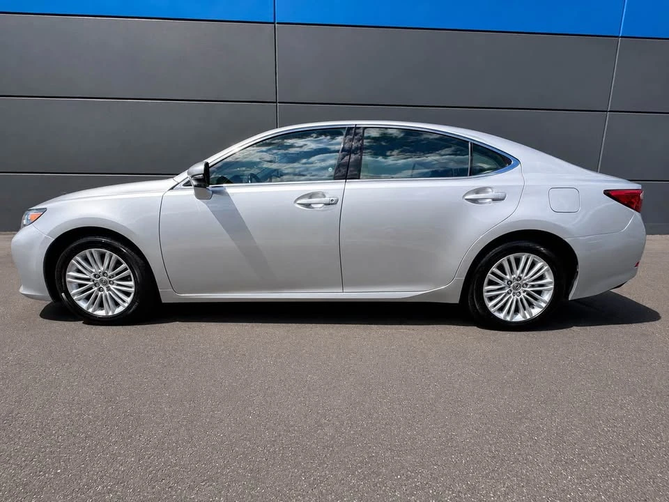 2014 Lexus ES 6th Gen - Image 7 of 18
