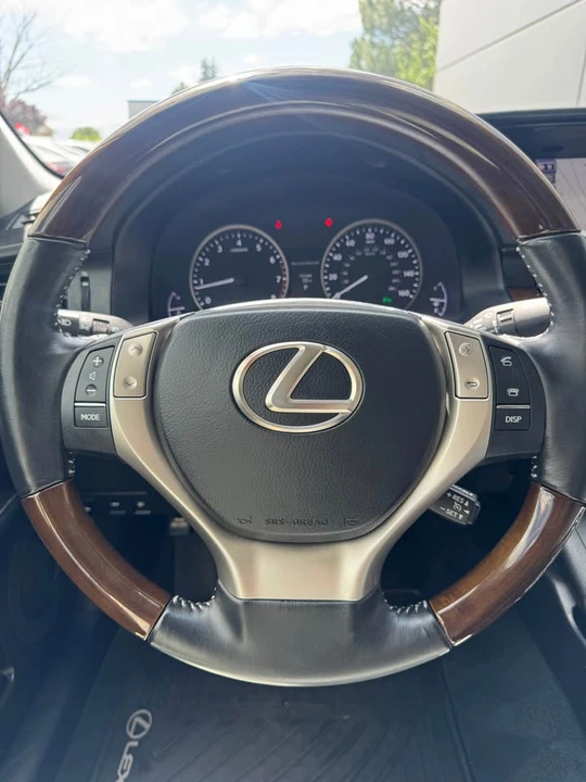 2014 Lexus ES 6th Gen - Image 18 of 18