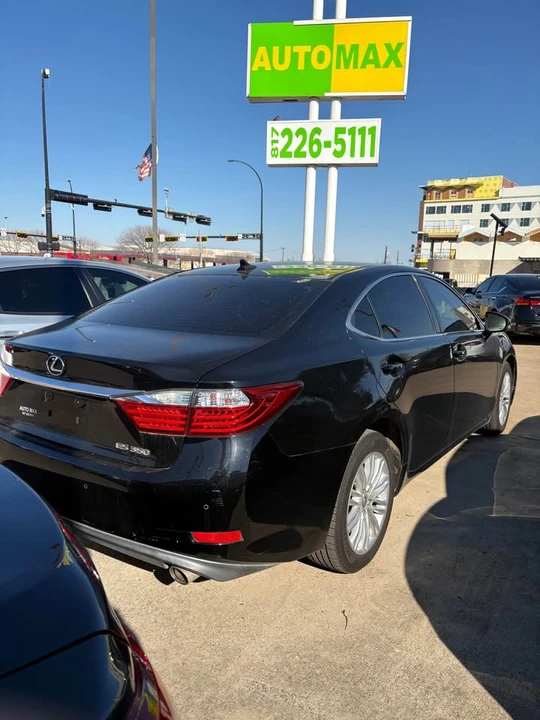 2014 Lexus ES 6th Gen - Image 7 of 10