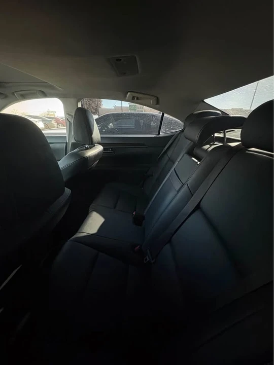 2014 Lexus ES 6th Gen - Image 10 of 10