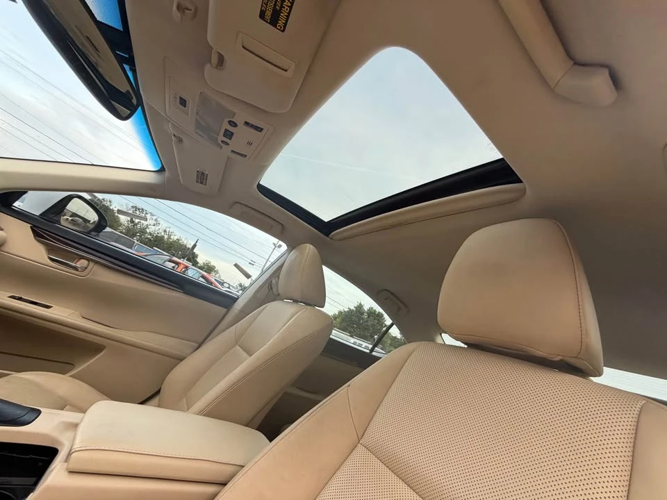 2014 Lexus ES 6th Gen - Image 7 of 11
