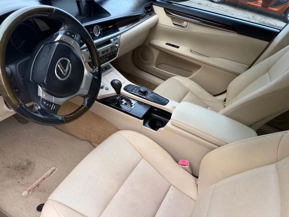 2014 Lexus ES 6th Gen - Image 11 of 11