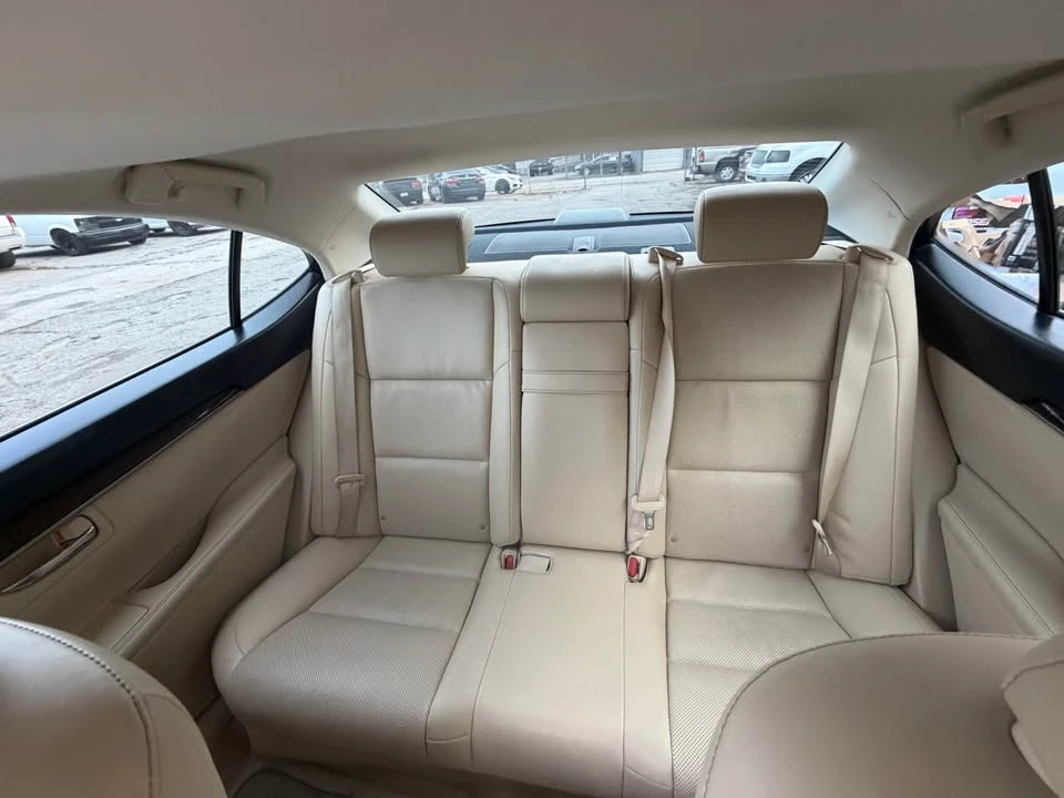 2014 Lexus ES 6th Gen - Image 6 of 11