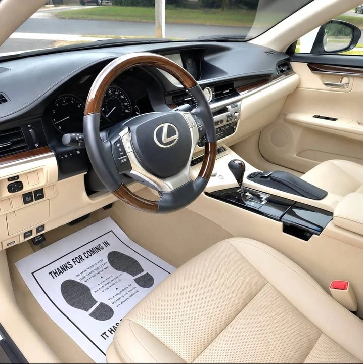 2014 Lexus ES 6th Gen - Image 15 of 19