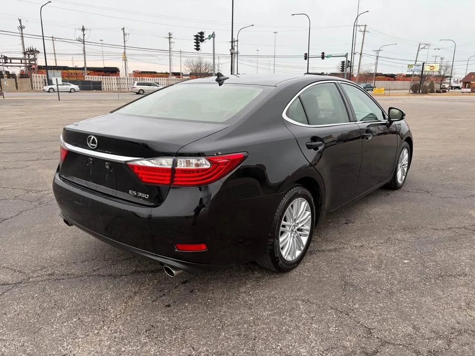 2014 Lexus ES 6th Gen - Image 6 of 19