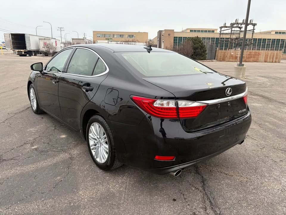 2014 Lexus ES 6th Gen - Image 4 of 19