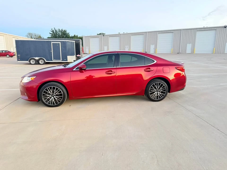 2014 Lexus ES 6th Gen - Image 2 of 20