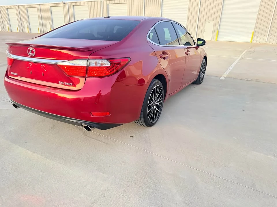 2014 Lexus ES 6th Gen - Image 8 of 20