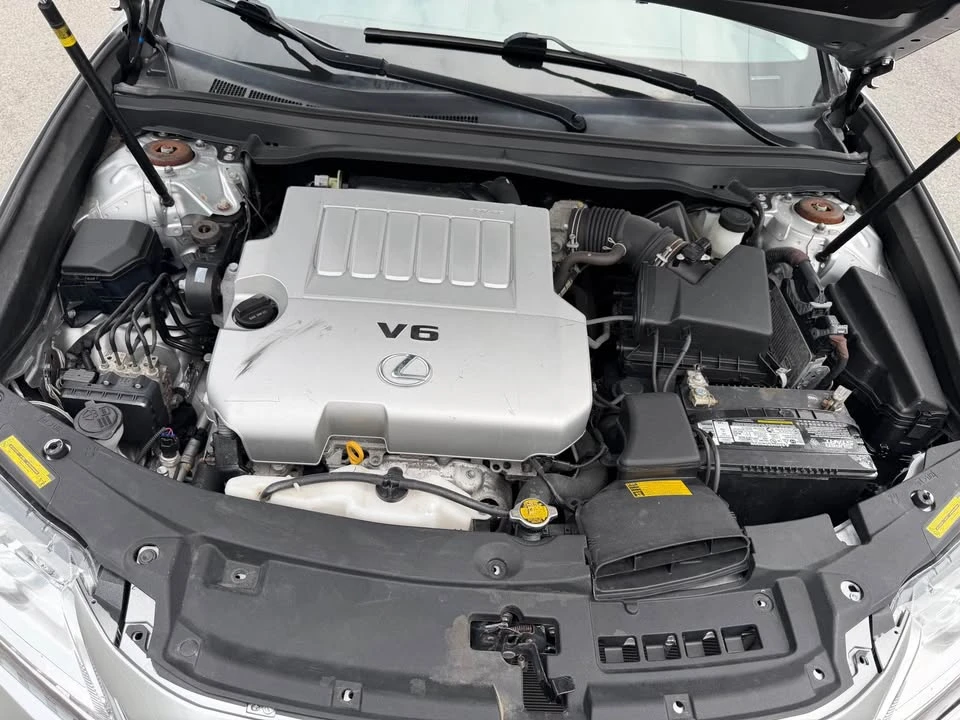 2014 Lexus ES 6th Gen - Image 15 of 16
