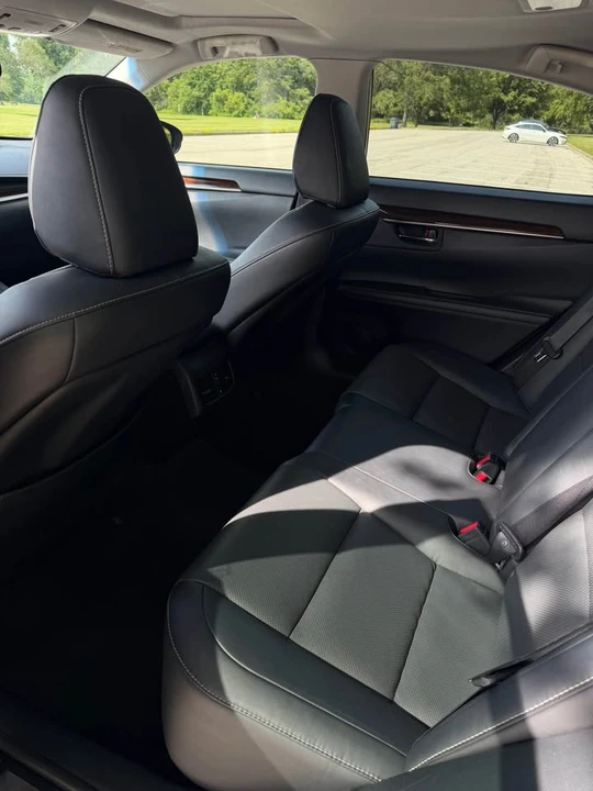 2014 Lexus ES 6th Gen - Image 7 of 16