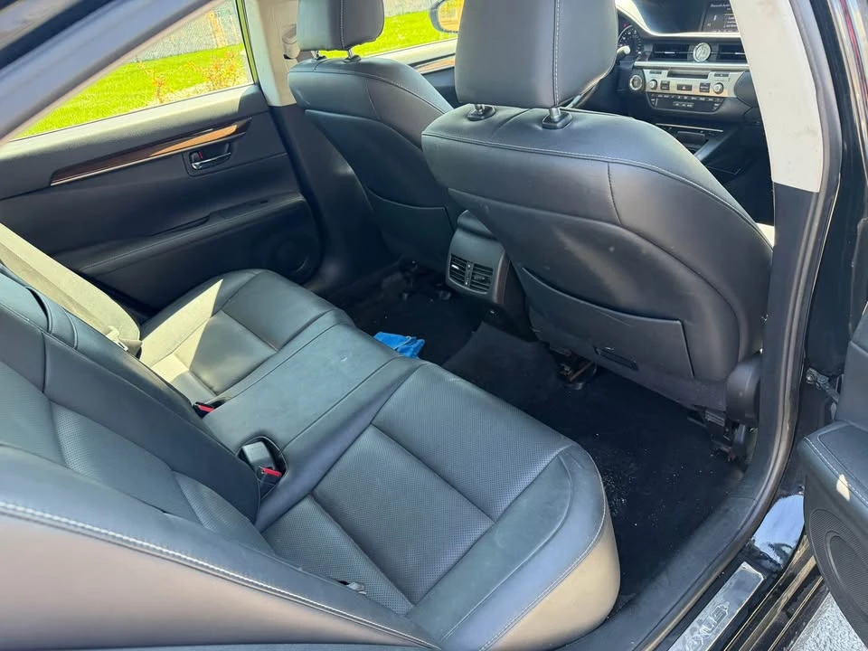 2014 Lexus ES 6th Gen - Image 8 of 10