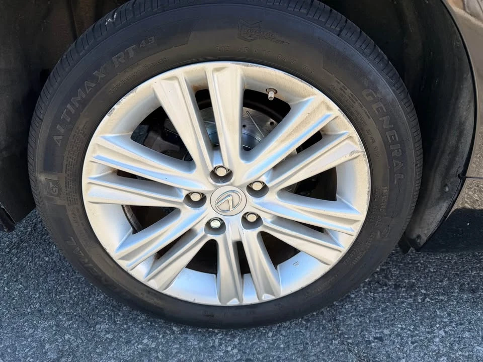 2014 Lexus ES 6th Gen - Image 9 of 10