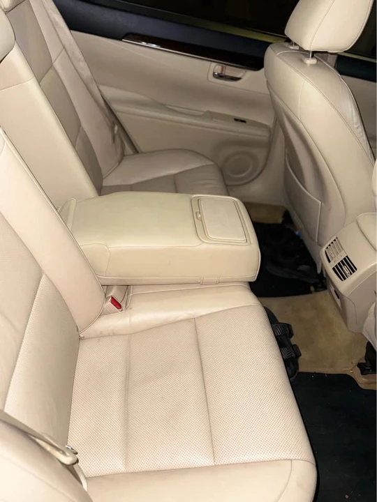 2014 Lexus ES 6th Gen - Image 11 of 15