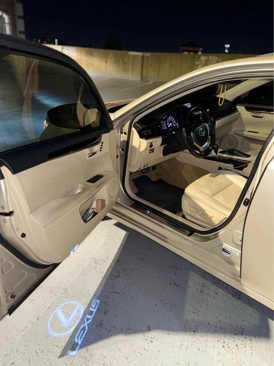 2014 Lexus ES 6th Gen - Image 12 of 15