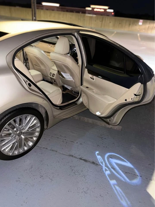 2014 Lexus ES 6th Gen - Image 15 of 15