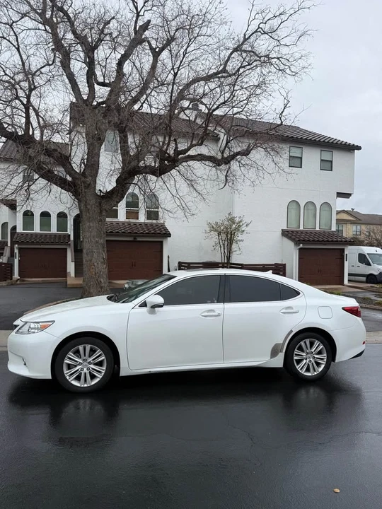2014 Lexus ES 6th Gen - Image 6 of 21