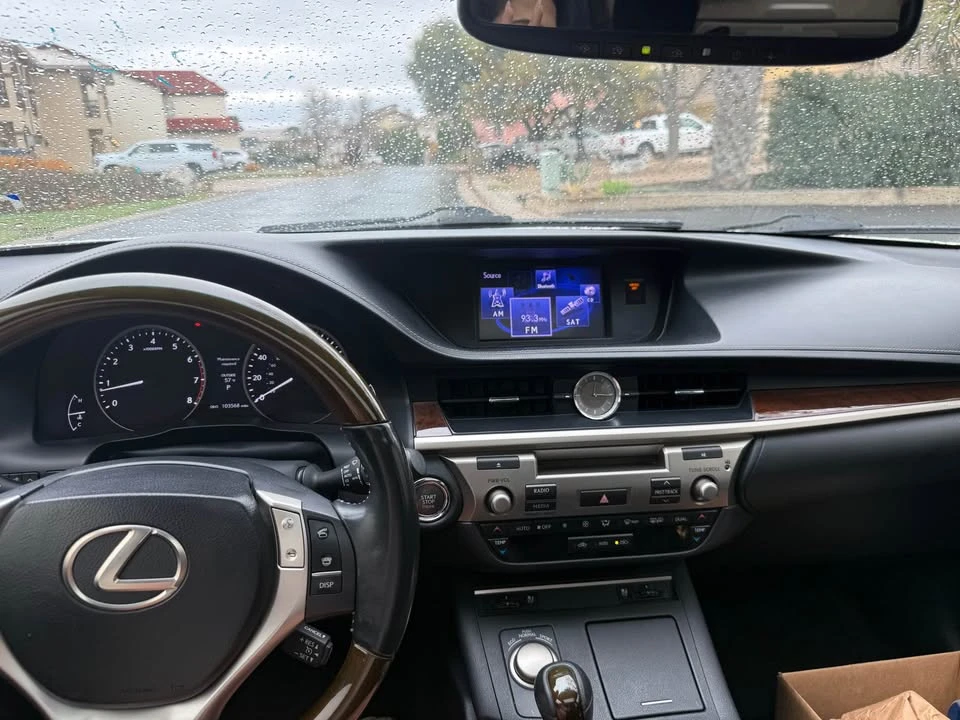 2014 Lexus ES 6th Gen - Image 12 of 21