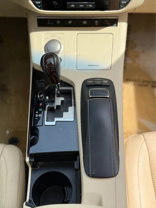 2014 Lexus ES 6th Gen - Image 8 of 21