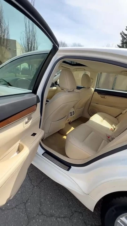 2014 Lexus ES 6th Gen - Image 21 of 21