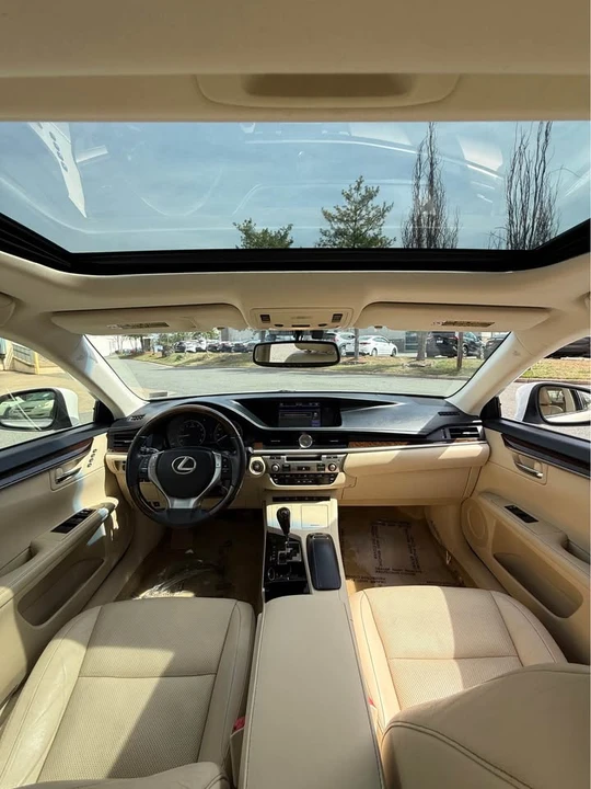 2014 Lexus ES 6th Gen - Image 7 of 21