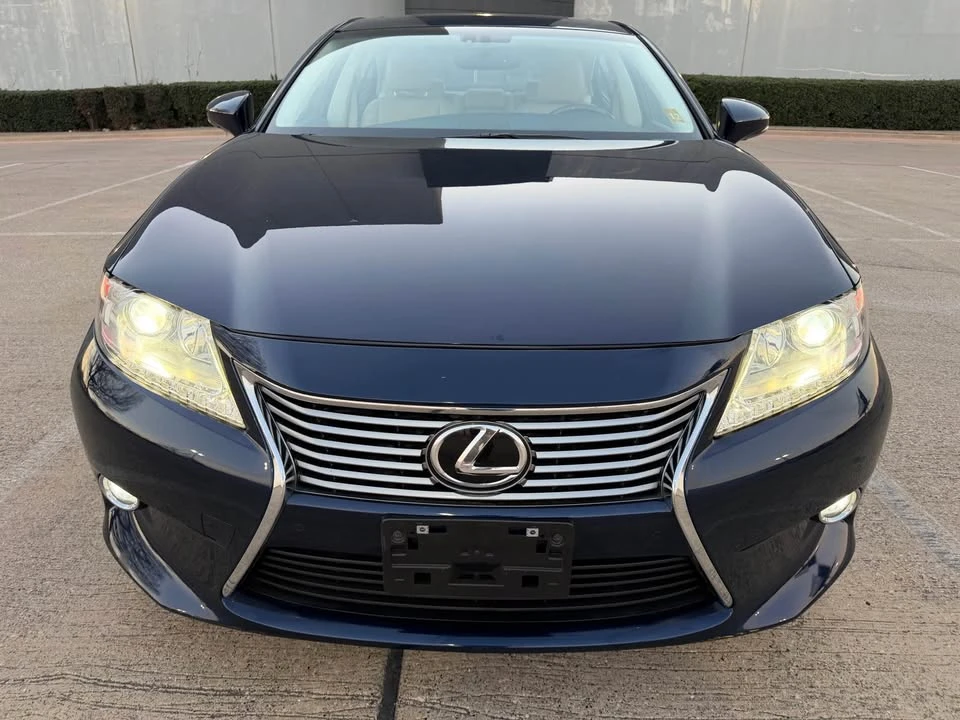 2014 Lexus ES 6th Gen - Image 4 of 20