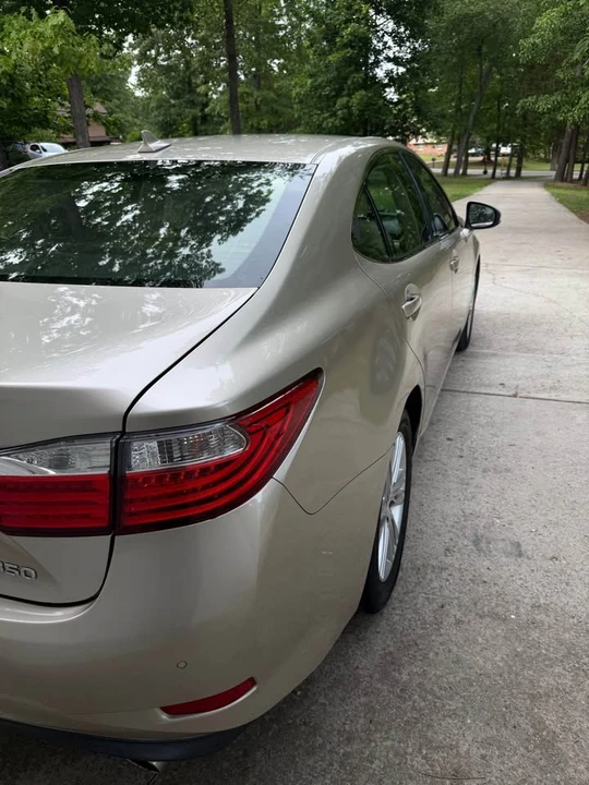 2014 Lexus ES 6th Gen - Image 5 of 20