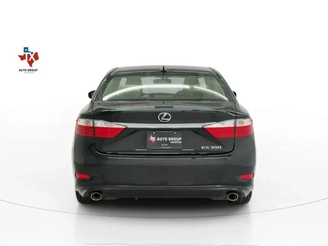 2014 Lexus ES 6th Gen - Image 10 of 12