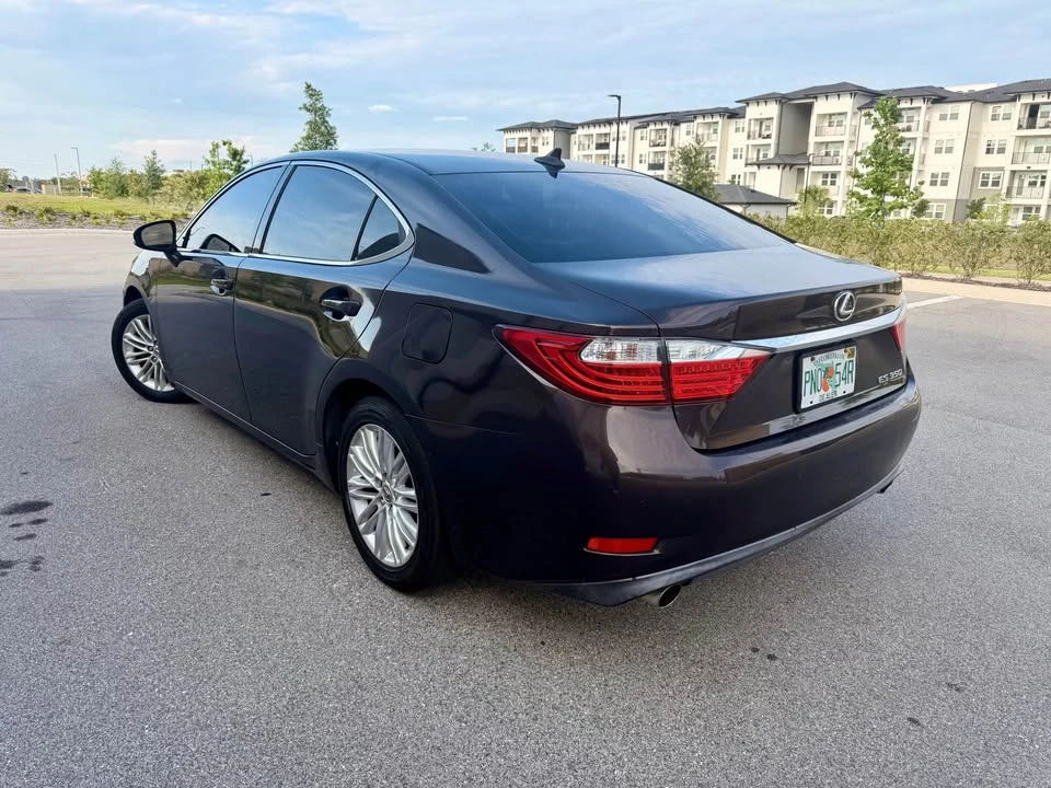 2014 Lexus ES 6th Gen - Image 7 of 18