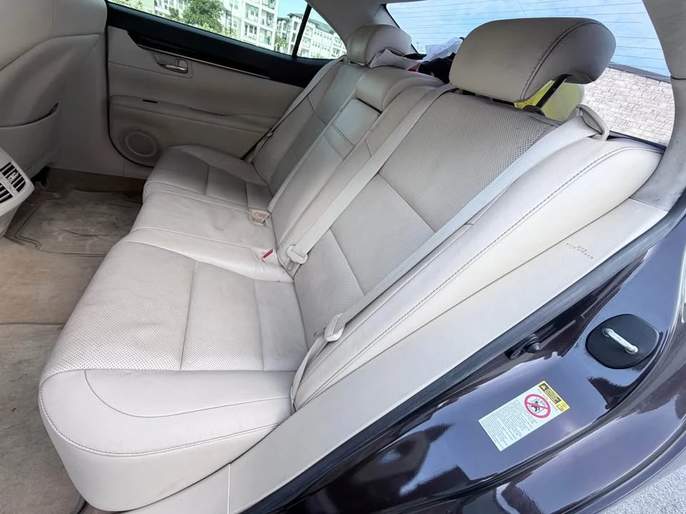 2014 Lexus ES 6th Gen - Image 9 of 18