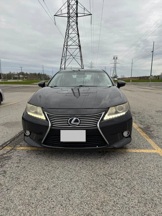 2014 Lexus ES 6th Gen - Image 2 of 9